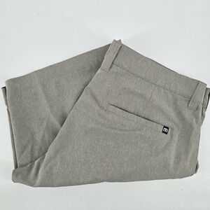Travis Mathew Men’s Golf Shorts Sz 33